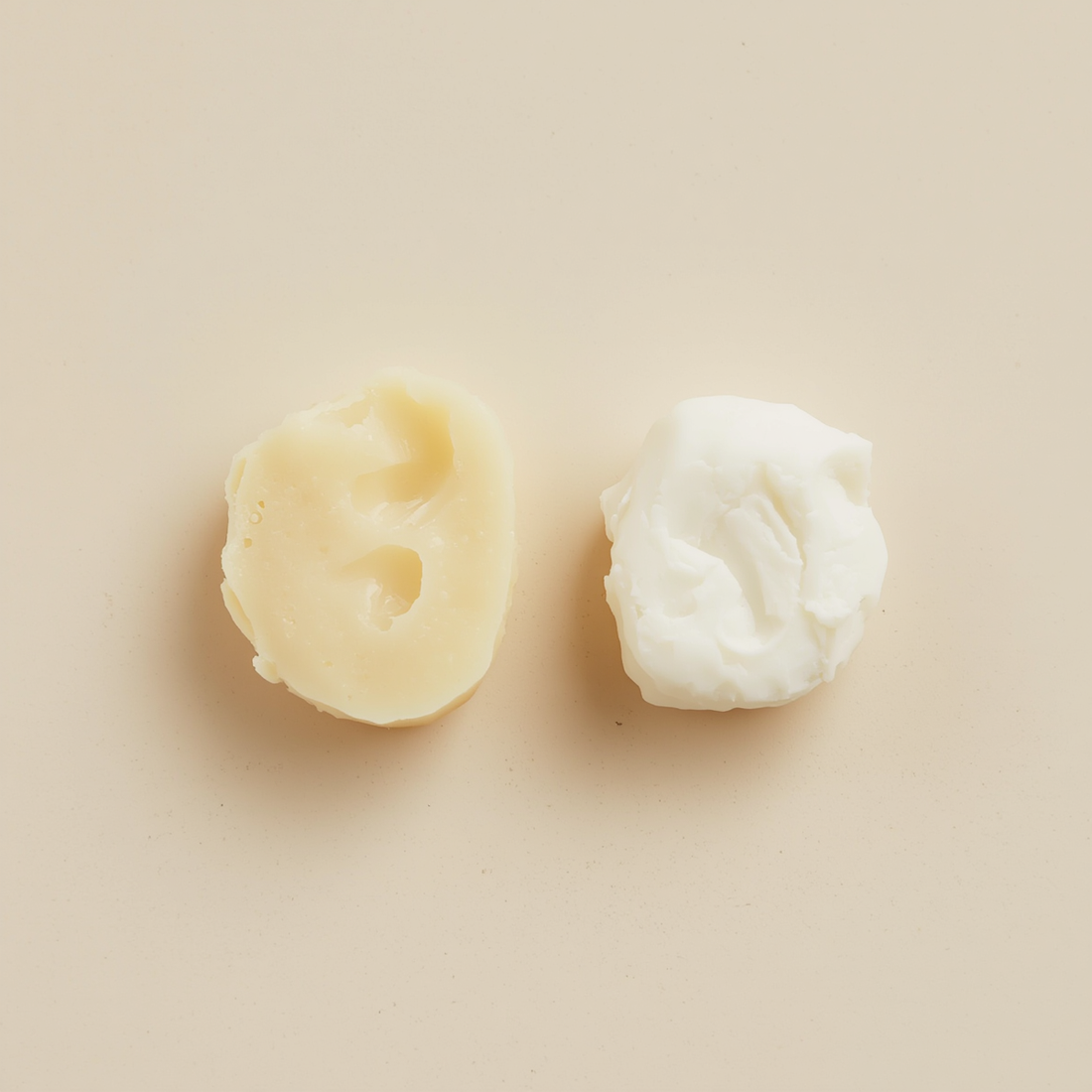 Beurre de karité raffiné vs beurre de karité non raffiné : Comprendre les différences et choisir le meilleur pour vos soins cosmétiques